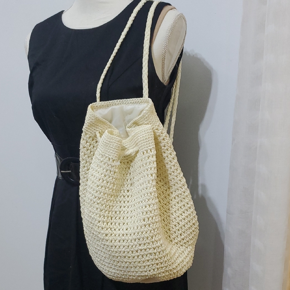 Elegant Cream Crochet Shoulder Bag